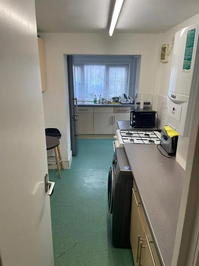 Obusco Holiday Home London 0*,