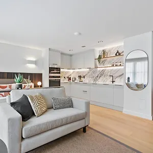 Bow Lane By Aeria Apartment