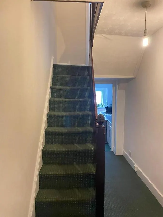 Obusco Holiday Home London