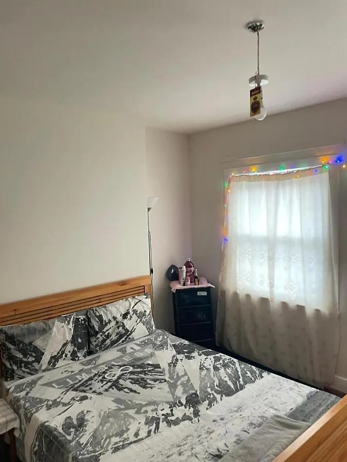 Obusco Holiday Home London